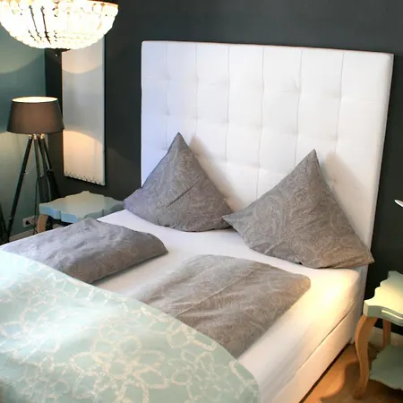 Luxus & Lifestyle - Luxurioes, Exklusiv, Traumhaft Schoen Mit Aufzug *